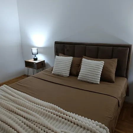 Sirmijum Hause Ii Apartamento